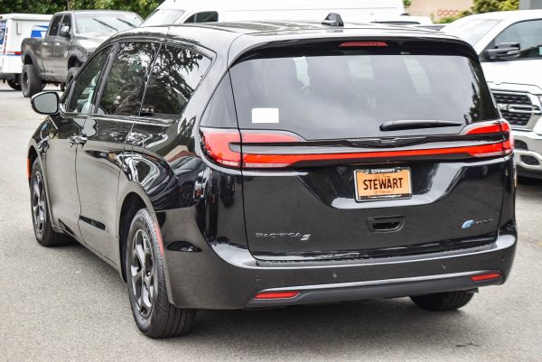 6544878071768995230_6